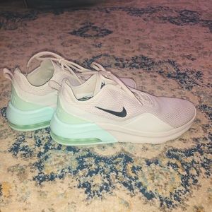 Women’s Nike air